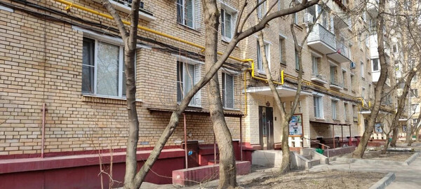 Продам трехкомнатную (3-комн.) квартиру, Авиационный пер, 8, Москва г