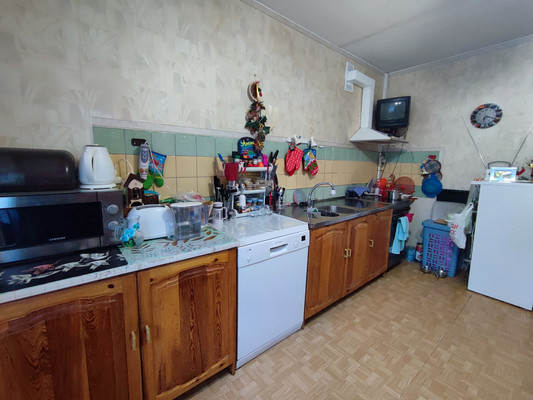 Продам двухкомнатную (2-комн.) квартиру, Ленинградская ул, 4, Костомукша г