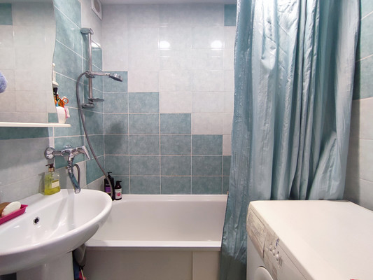 Продам двухкомнатную (2-комн.) квартиру, Ленинградская ул, 4, Костомукша г