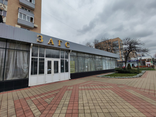 Продам двухкомнатную (2-комн.) квартиру, Ленина ул, 37, Майкоп г