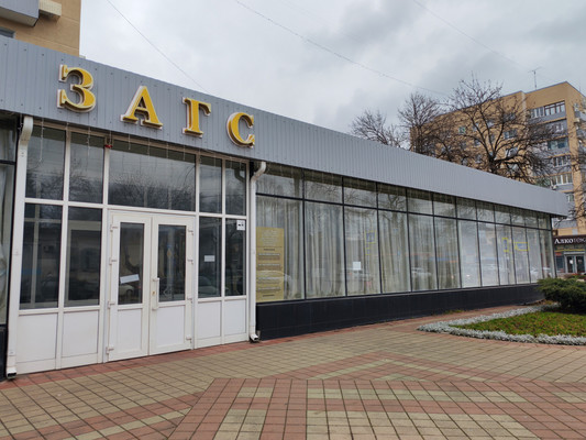 Продам двухкомнатную (2-комн.) квартиру, Ленина ул, 37, Майкоп г