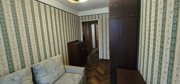 Продам трехкомнатную (3-комн.) квартиру, Кубинская ул, 40, Санкт-Петербург г