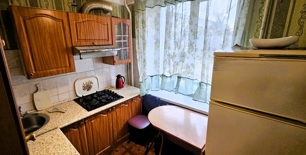 Продам трехкомнатную (3-комн.) квартиру, Кубинская ул, 40, Санкт-Петербург г