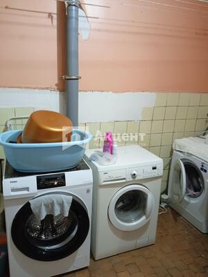 Продам комнату в 10-комн. квартире, Слесарный пер, 13, Иваново г