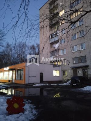 Продам комнату в 10-комн. квартире, Слесарный пер, 13, Иваново г