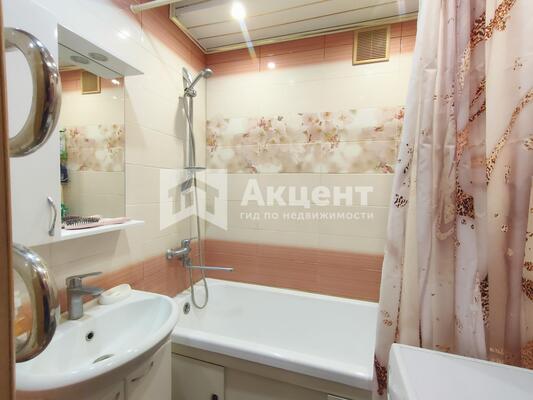 Продам трехкомнатную (3-комн.) квартиру, 3-я Чайковского ул, 6А, Иваново г