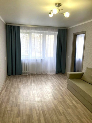 Продам двухкомнатную (2-комн.) квартиру, Калинина пр-кт, 61, Калининград г