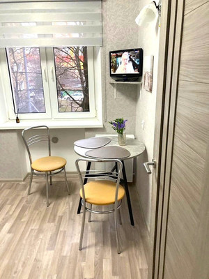 Продам двухкомнатную (2-комн.) квартиру, Калинина пр-кт, 61, Калининград г