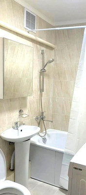 Продам двухкомнатную (2-комн.) квартиру, Калинина пр-кт, 61, Калининград г