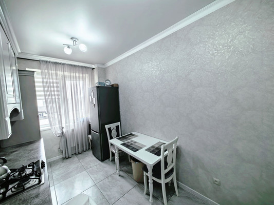 Продам двухкомнатную (2-комн.) квартиру, Ошнокова ул, 17кА, Нарткала г