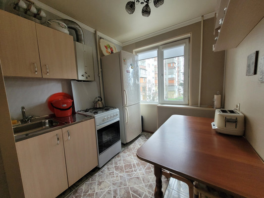 Продам двухкомнатную (2-комн.) квартиру, Угнич ул, 9, Баксан г