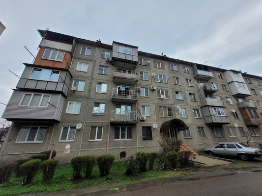 Продам двухкомнатную (2-комн.) квартиру, Угнич ул, 9, Баксан г