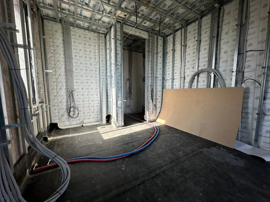 Продам трехкомнатную (3-комн.) квартиру, Зорге ул, 9к2, Москва г