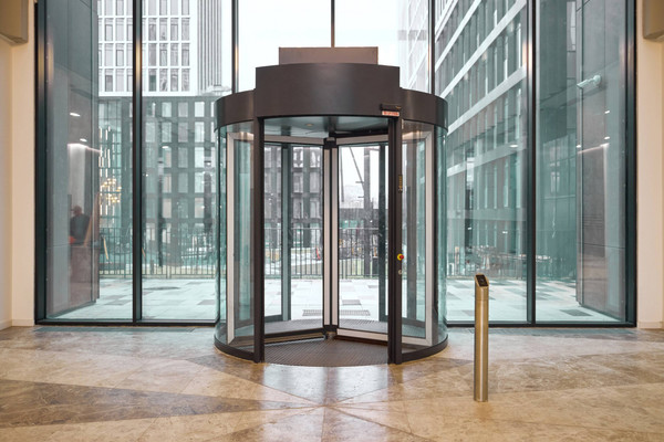 Продам однокомнатную (1-комн.) квартиру, Светланова ул, 11к2, Москва г