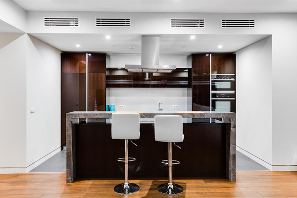 Продам трехкомнатную (3-комн.) квартиру, 1-й Красногвардейский проезд, 21к2, Москва г