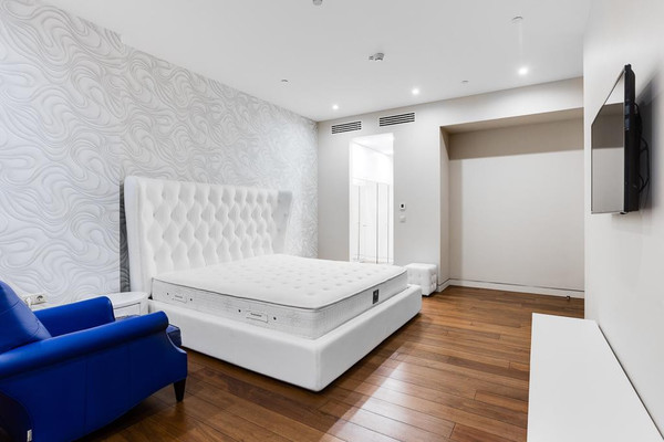 Продам трехкомнатную (3-комн.) квартиру, 1-й Красногвардейский проезд, 21к2, Москва г