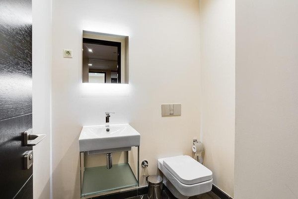 Продам трехкомнатную (3-комн.) квартиру, 1-й Красногвардейский проезд, 21к2, Москва г