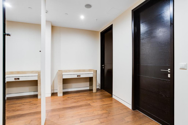 Продам трехкомнатную (3-комн.) квартиру, 1-й Красногвардейский проезд, 21к2, Москва г