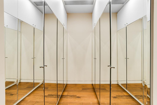 Продам трехкомнатную (3-комн.) квартиру, 1-й Красногвардейский проезд, 21к2, Москва г