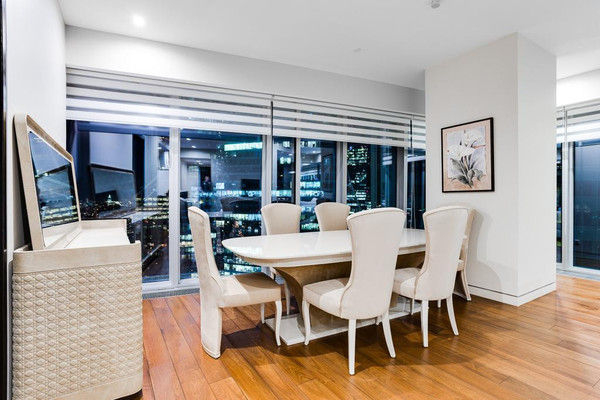 Продам трехкомнатную (3-комн.) квартиру, 1-й Красногвардейский проезд, 21к2, Москва г