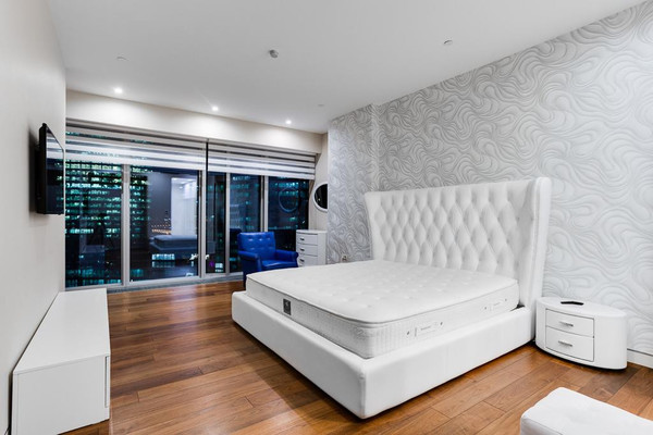 Продам трехкомнатную (3-комн.) квартиру, 1-й Красногвардейский проезд, 21к2, Москва г