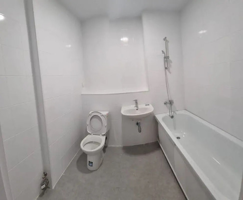 Продам двухкомнатную (2-комн.) квартиру, академика Северина (Мирный мкр.) ул, 13, Мирный п