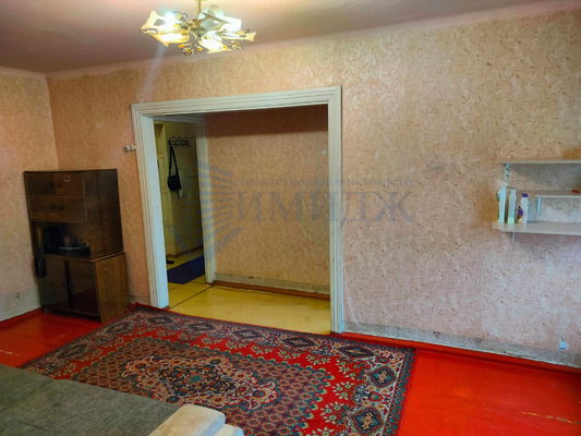 Продам двухкомнатную (2-комн.) квартиру, Сурикова ул, 36, Красноярск г