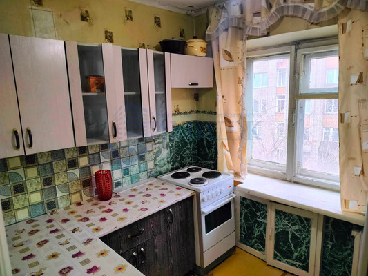 Продам двухкомнатную (2-комн.) квартиру, Сурикова ул, 36, Красноярск г