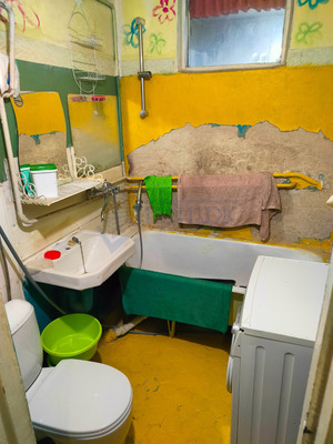 Продам двухкомнатную (2-комн.) квартиру, Сурикова ул, 36, Красноярск г