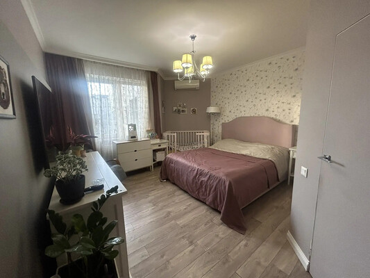 Продам трехкомнатную (3-комн.) квартиру, Юности ул, 9, Люберцы г