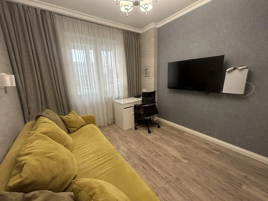 Продам трехкомнатную (3-комн.) квартиру, Юности ул, 9, Люберцы г