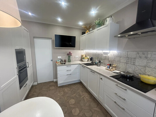 Продам трехкомнатную (3-комн.) квартиру, Юности ул, 9, Люберцы г