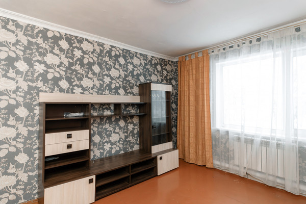 Продам двухкомнатную (2-комн.) квартиру, Мира ул, 127кА, Ханты-Мансийск г