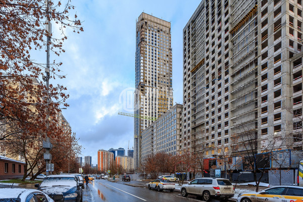 Продам однокомнатную (1-комн.) квартиру (долевое), Озёрная ул, Москва г