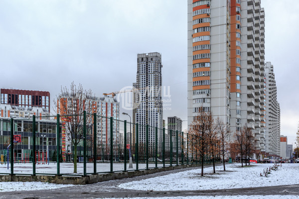 Продам однокомнатную (1-комн.) квартиру (долевое), Озёрная ул, Москва г