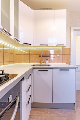 Продам трехкомнатную (3-комн.) квартиру, Стачек пр-кт, 212А, Санкт-Петербург г