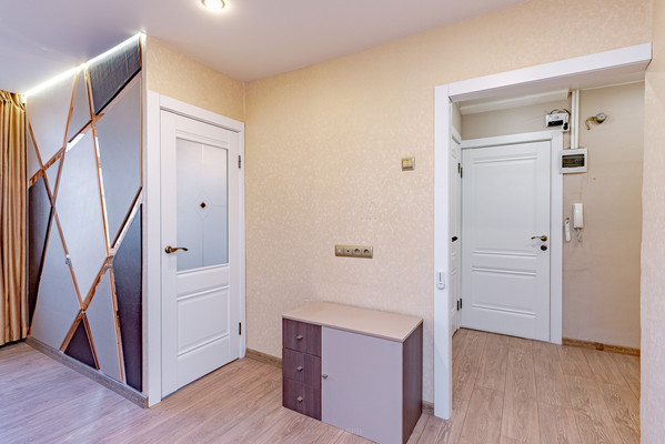 Продам трехкомнатную (3-комн.) квартиру, Стачек пр-кт, 212А, Санкт-Петербург г