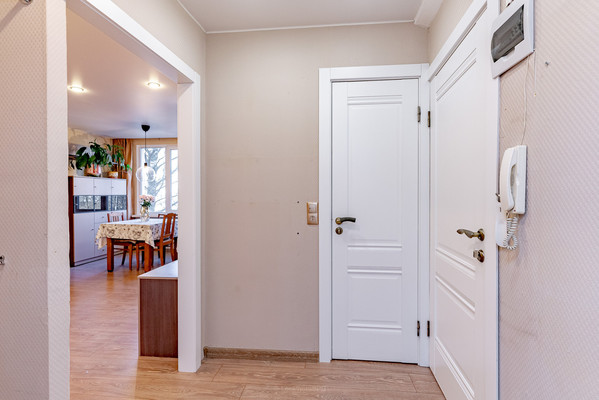 Продам трехкомнатную (3-комн.) квартиру, Стачек пр-кт, 212А, Санкт-Петербург г