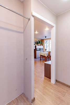 Продам трехкомнатную (3-комн.) квартиру, Стачек пр-кт, 212А, Санкт-Петербург г