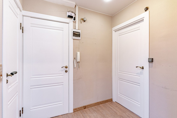 Продам трехкомнатную (3-комн.) квартиру, Стачек пр-кт, 212А, Санкт-Петербург г