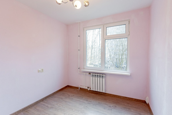 Продам трехкомнатную (3-комн.) квартиру, Стачек пр-кт, 212А, Санкт-Петербург г