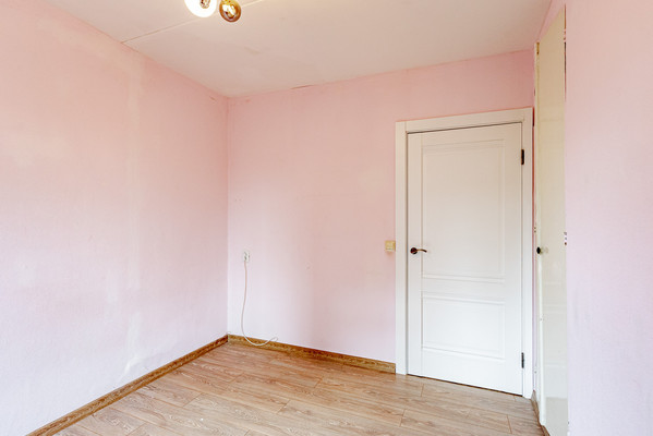 Продам трехкомнатную (3-комн.) квартиру, Стачек пр-кт, 212А, Санкт-Петербург г