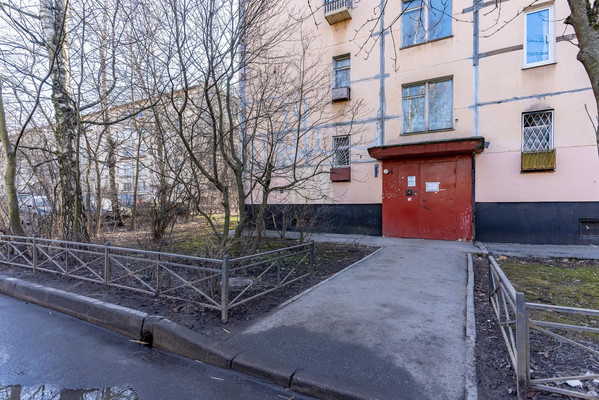 Продам трехкомнатную (3-комн.) квартиру, Стачек пр-кт, 212А, Санкт-Петербург г