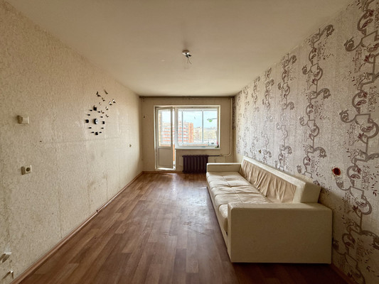 Продам трехкомнатную (3-комн.) квартиру, Спирина ул, 5к1, Красное Село г