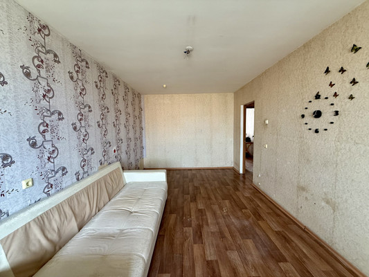 Продам трехкомнатную (3-комн.) квартиру, Спирина ул, 5к1, Красное Село г