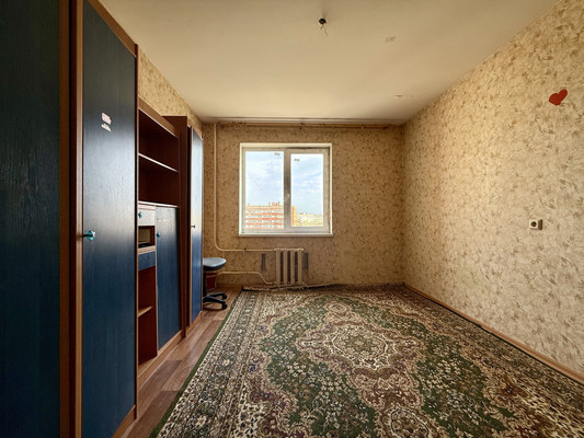 Продам трехкомнатную (3-комн.) квартиру, Спирина ул, 5к1, Красное Село г