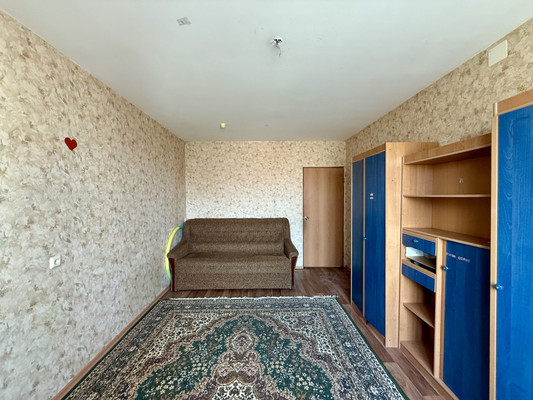 Продам трехкомнатную (3-комн.) квартиру, Спирина ул, 5к1, Красное Село г