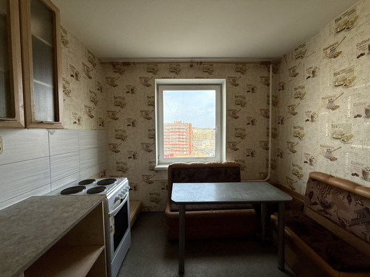 Продам трехкомнатную (3-комн.) квартиру, Спирина ул, 5к1, Красное Село г