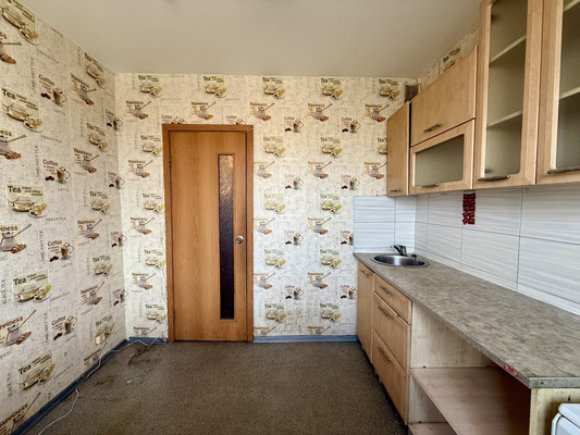 Продам трехкомнатную (3-комн.) квартиру, Спирина ул, 5к1, Красное Село г