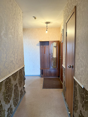 Продам трехкомнатную (3-комн.) квартиру, Спирина ул, 5к1, Красное Село г